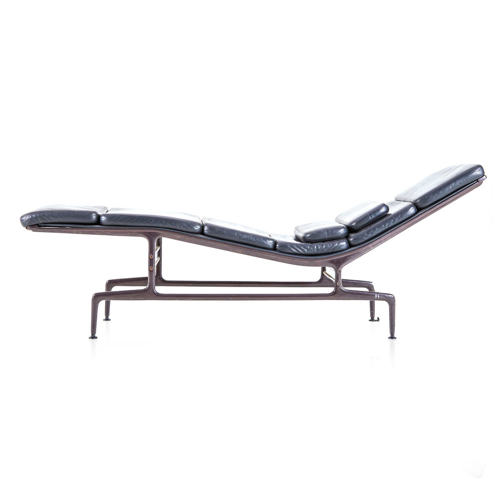Black Padded Leather Chaise Lounger