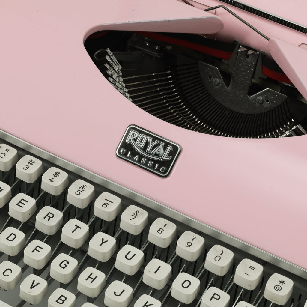Royal Futura 800 Typewriter Pink 1962 Vintage #1406 Professionally Royal Futura 800 Typewriter Pink 1962 Vintage #1406 Professionally