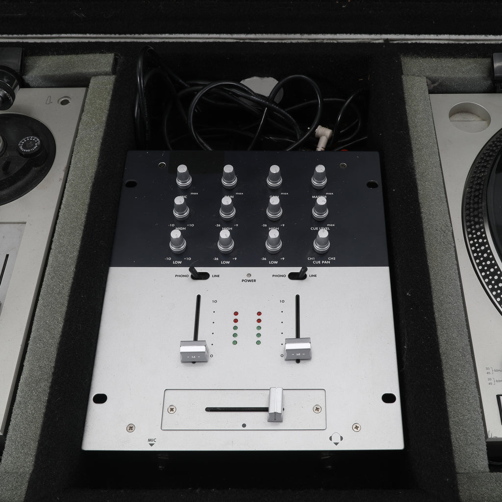 Silver Gemini DJ Turntables + Mixer & Coffin
