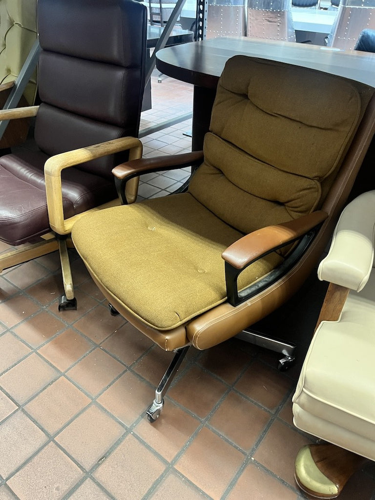 Green Rolling Office Chair