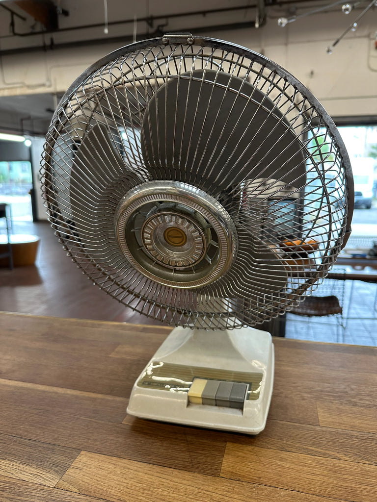 Silver & Off-White Metal and Plastic Oscillating Desk Fan