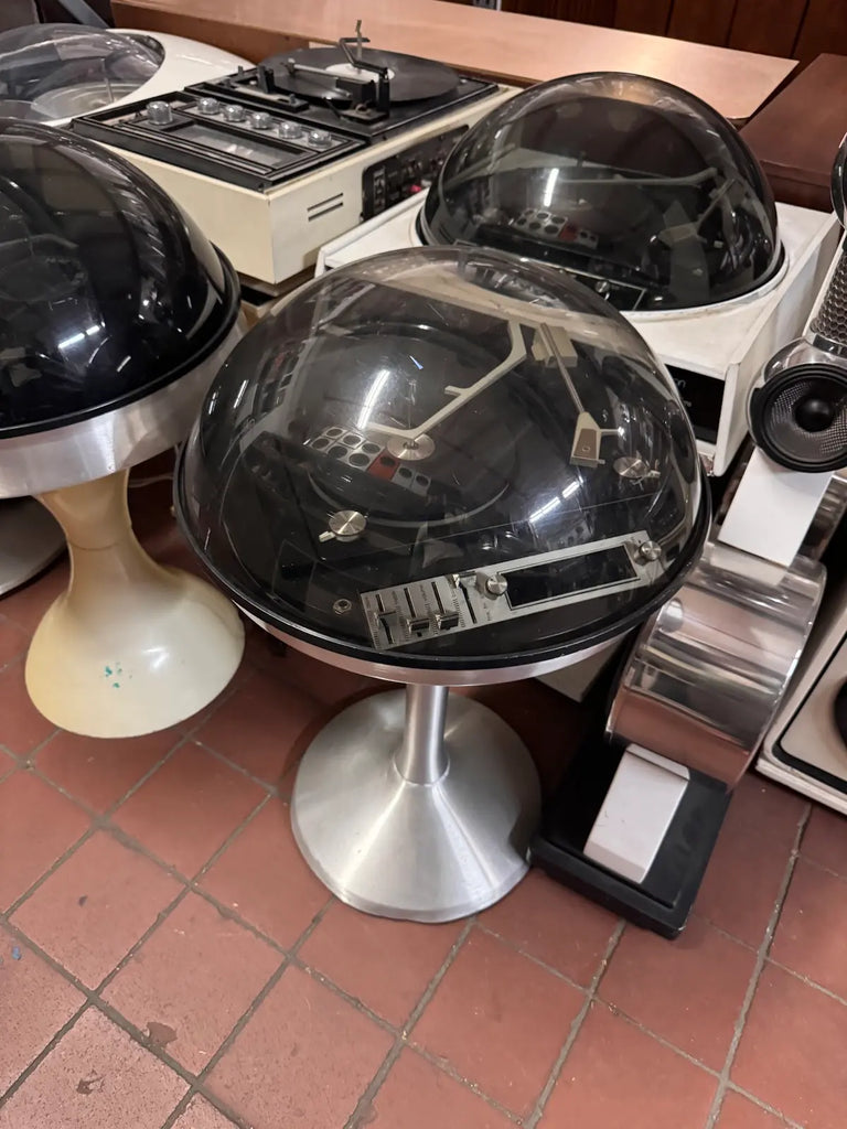 Black and Clear Spherical Pedestal Stereo System