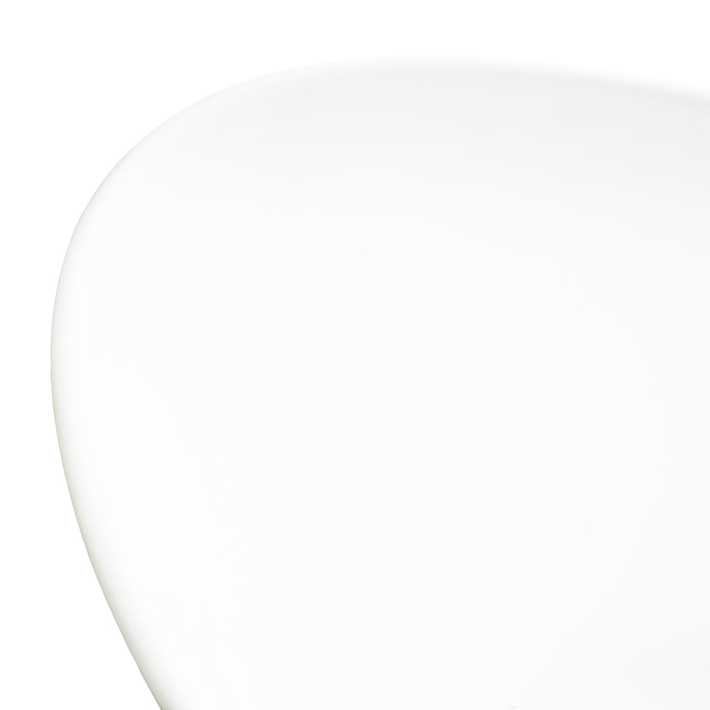 Heavy White Oval Bathtub (No Faucet)