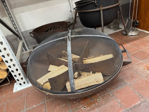Dark Gray Metal Outdoor Fire Pit with Mesh Spark Screen