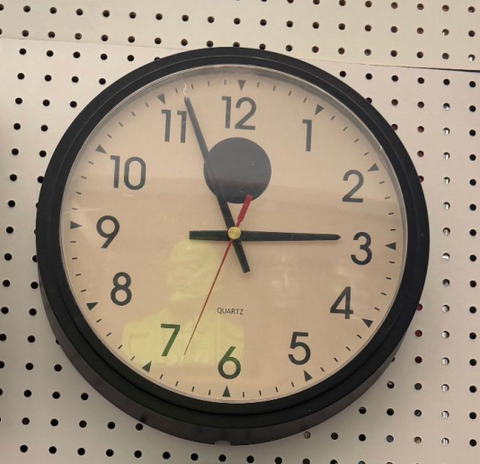 Black Plastic Frame Cream Face Quartz Wall Clock