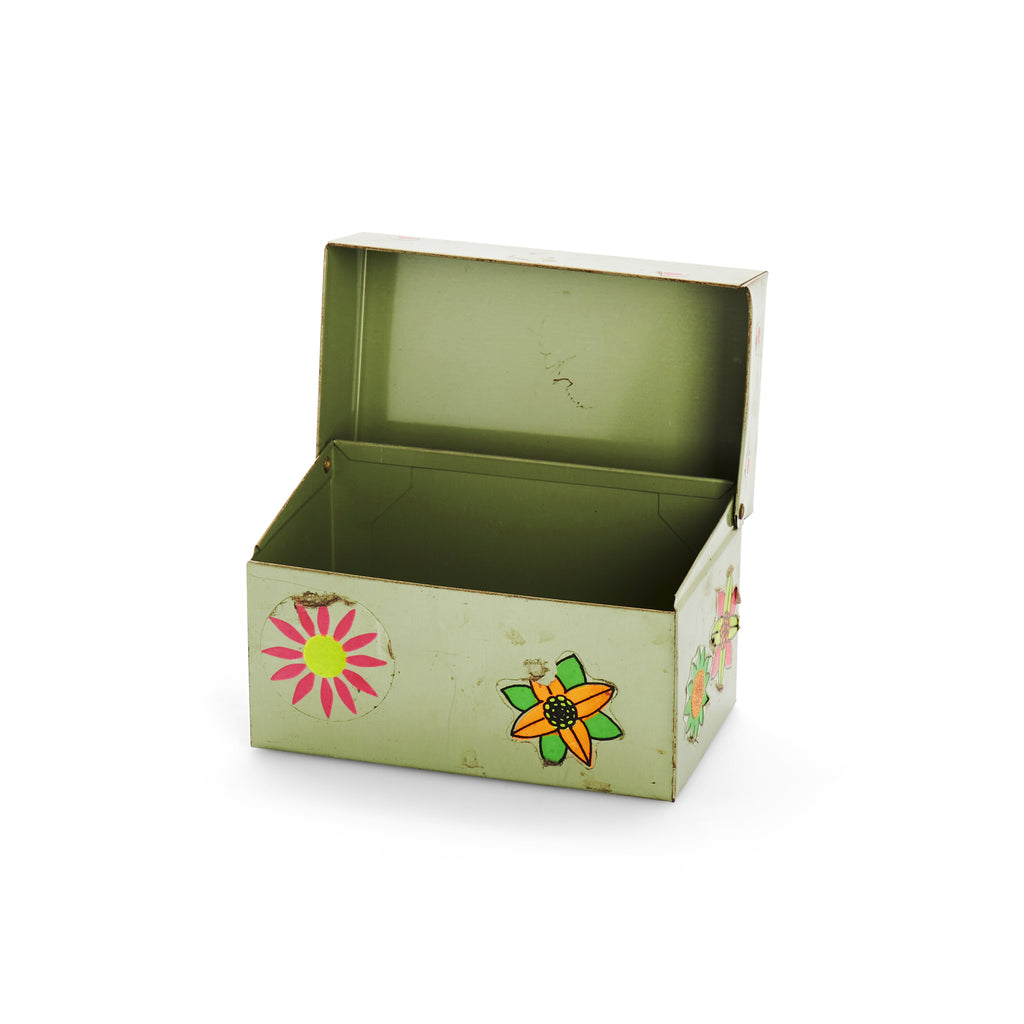 Vintage flower trinket box