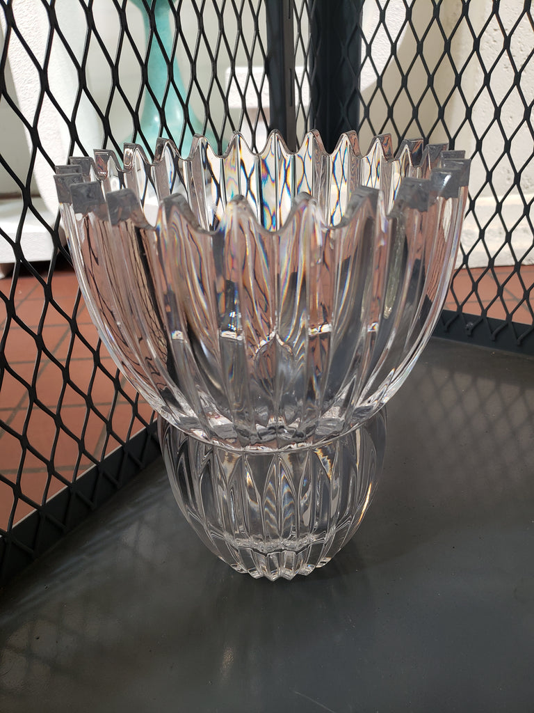 Clear Glass Round Wavy Vase