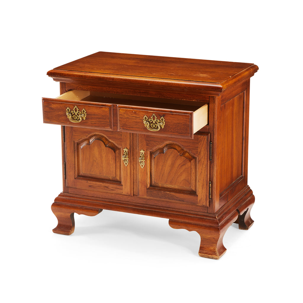 Wood Traditional Bedside Table