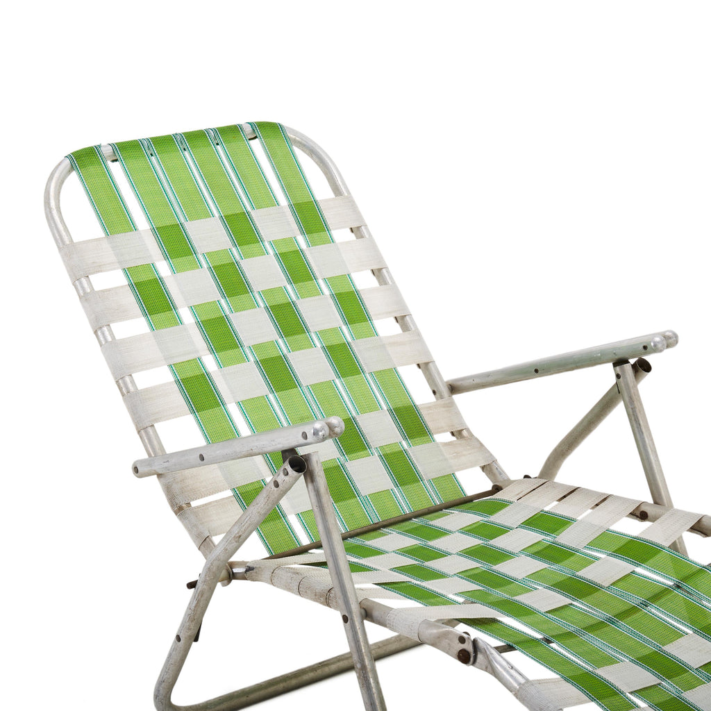 Green Woven Vintage Lawn Chaise Lounge Chair