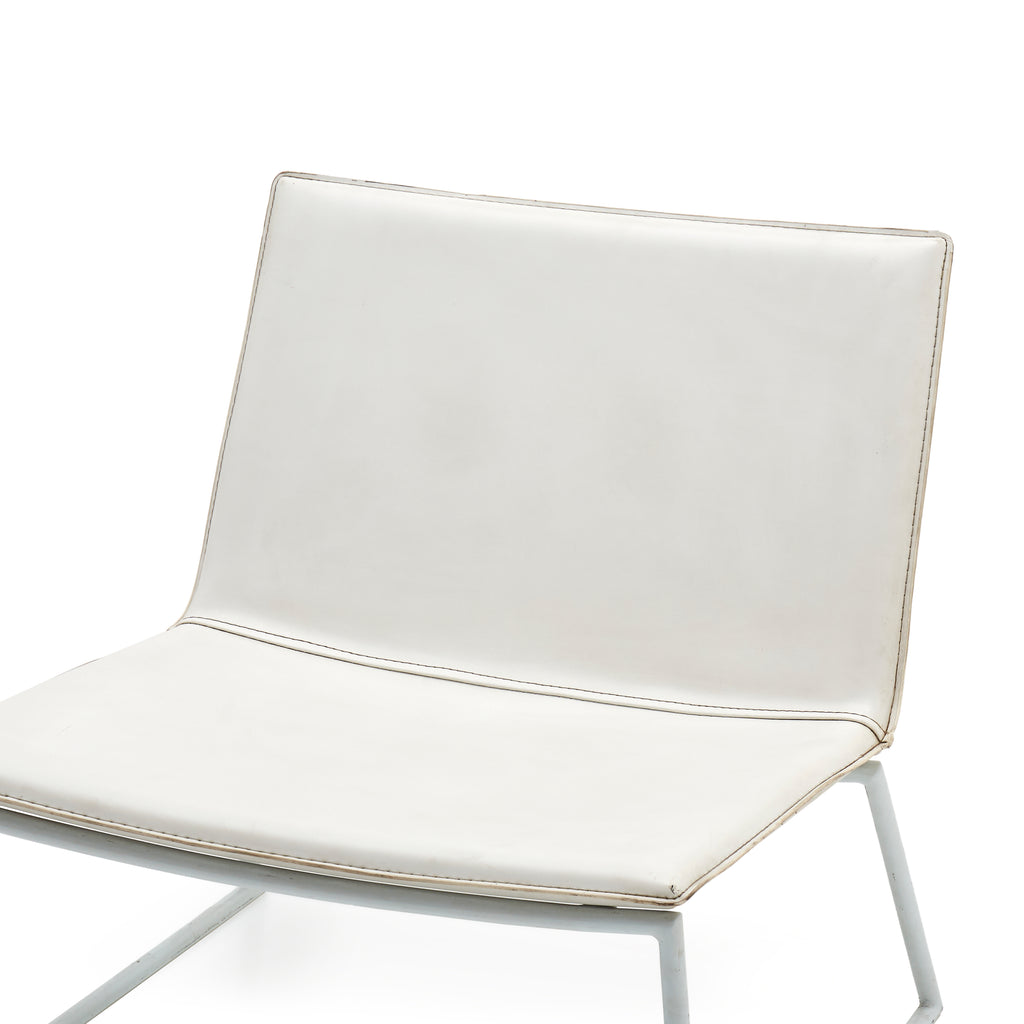 White Leather Cushion Lounge Chair