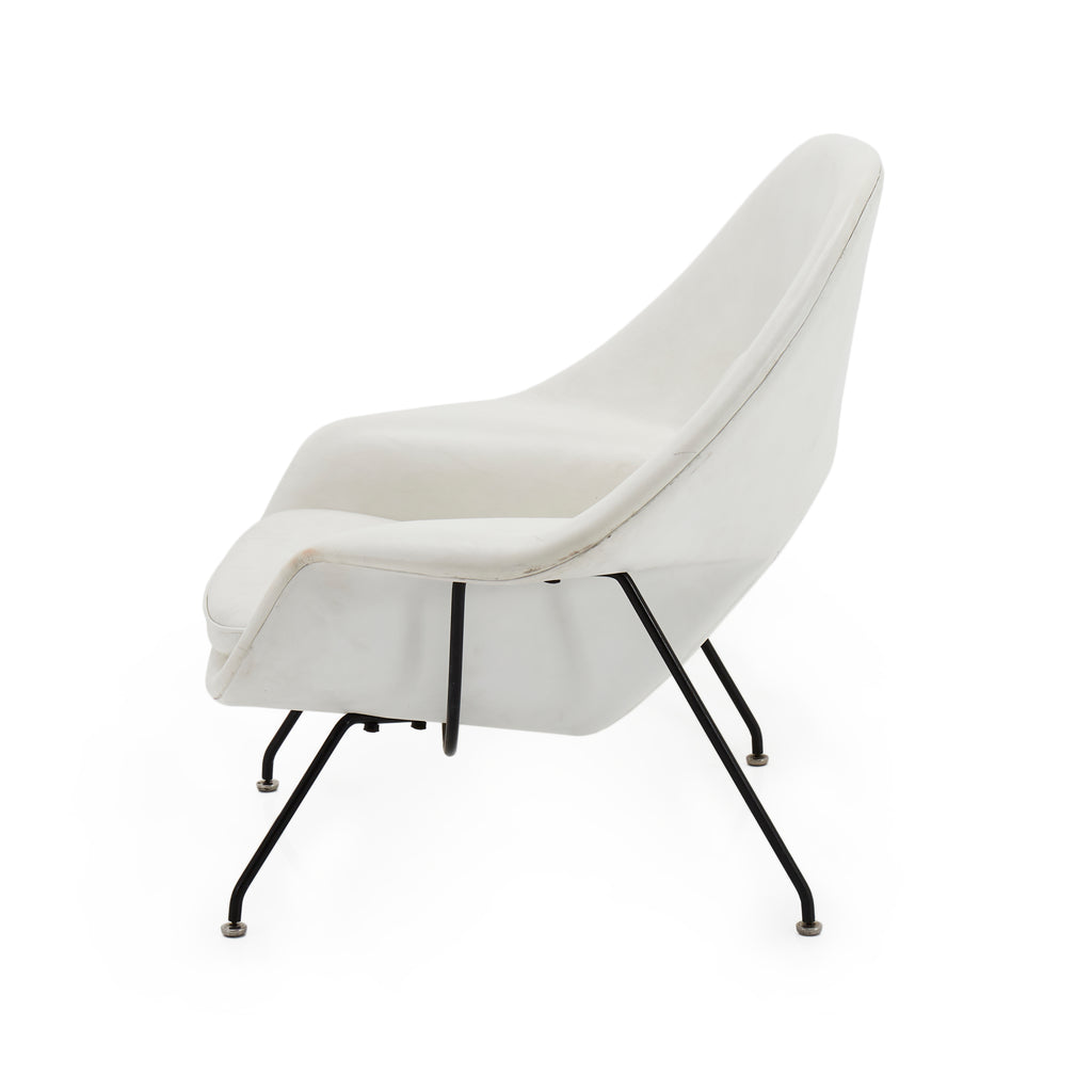 White Leather Womb Lounge Chair
