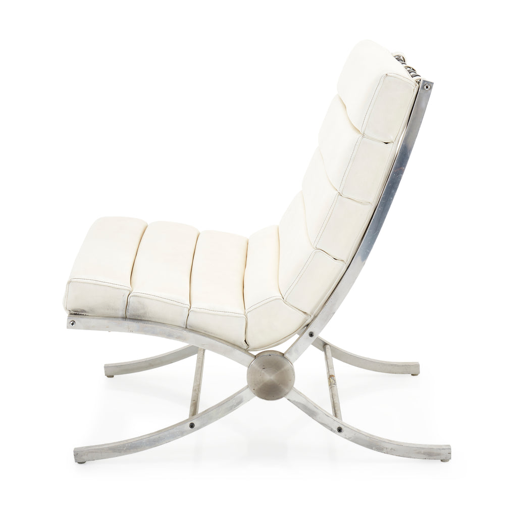 White Leather Padded Modern Lounge Chair