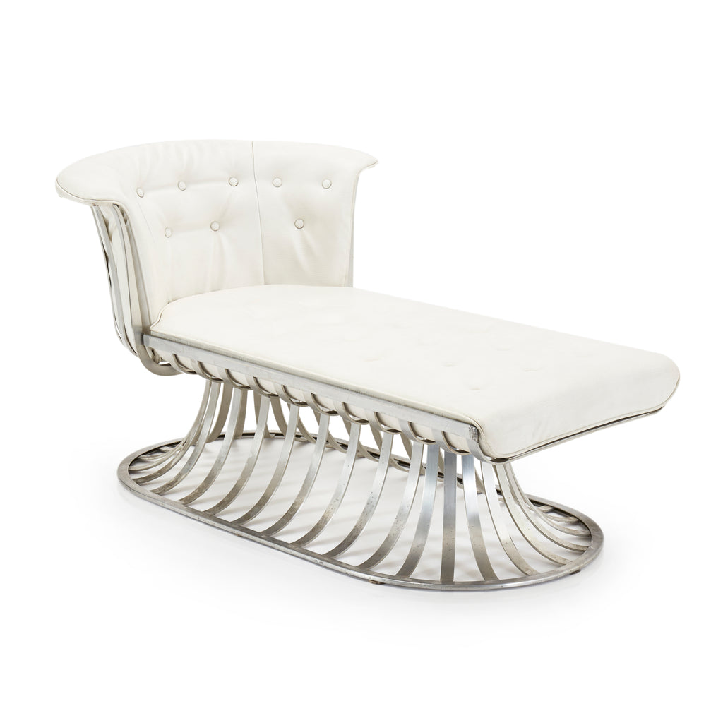 Aluminum Chaise w White Cushion