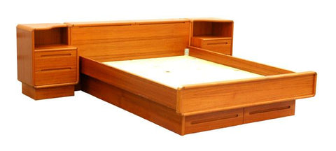 Wood Platform Bed Frame w Matching Nightstands