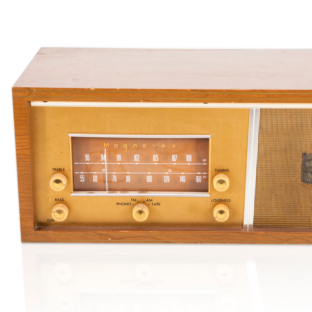 Wood Encased Magnovox FM 16 Radio