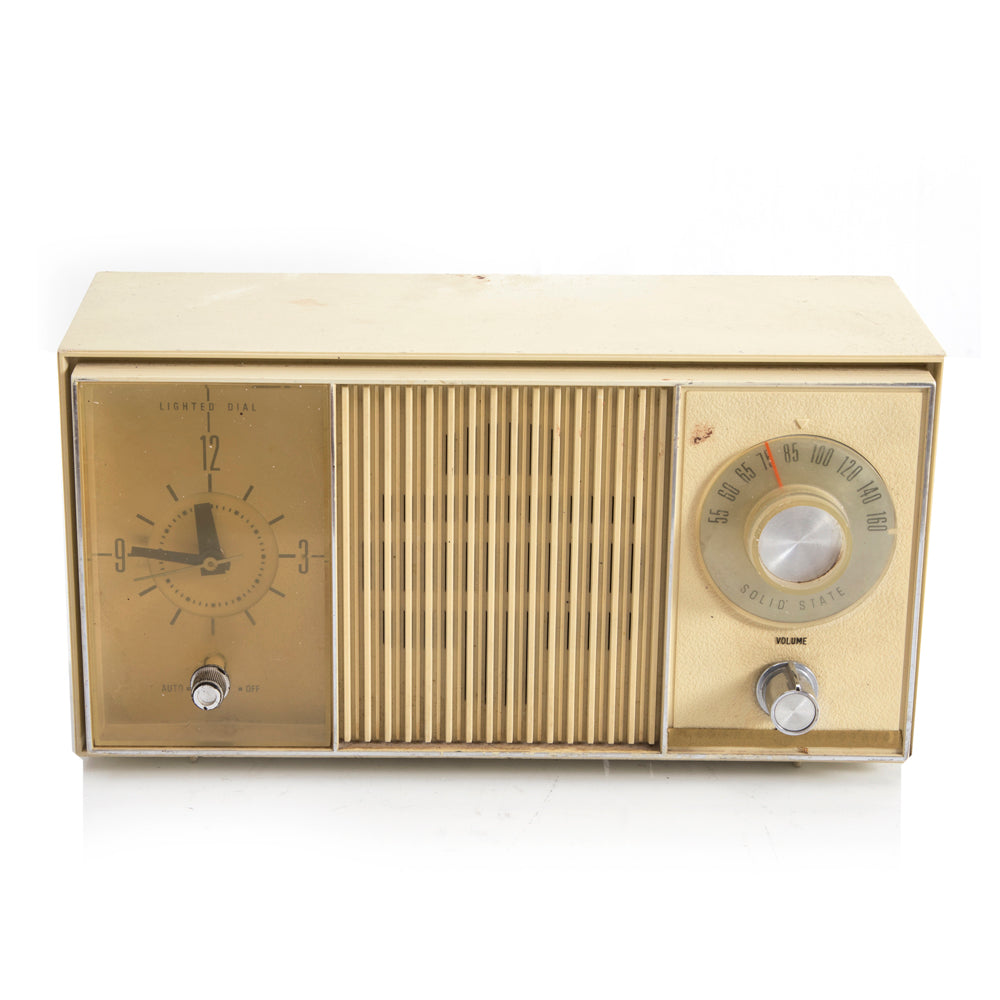 Vintage Cream Radio Clock