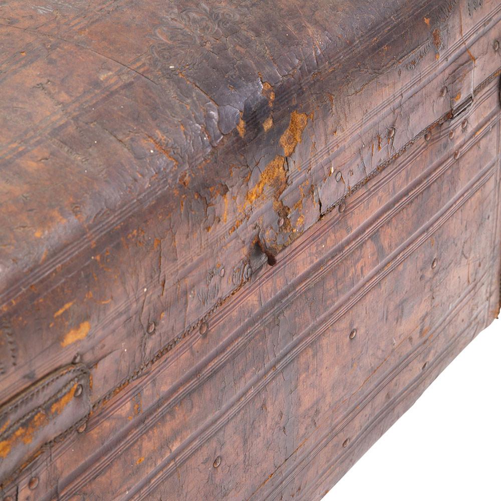 Wood Rustic Distressed Trunk