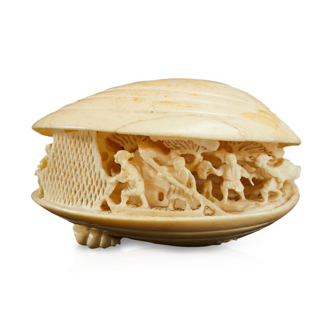 Off-White Carved Ivory Clamshell
