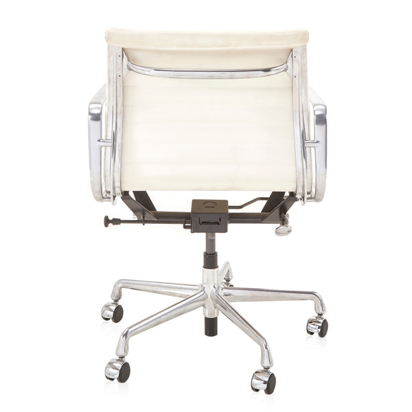 White Low Back Aluminum Group Rolling Office Chair - Gil & Roy Props