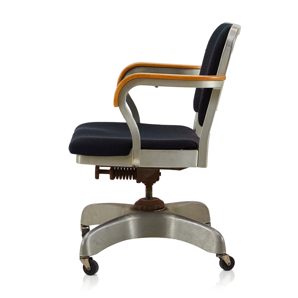 Black Cushioned Office Swivel Chair